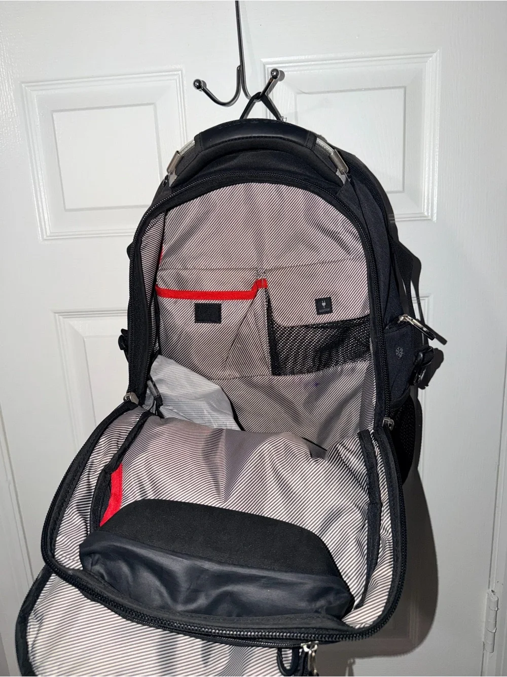 SwissGear ScanSmart TSA Laptop Backpack‎ Black USB